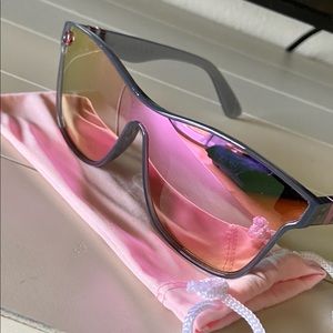 NWOT Blenders Sunglasses!!